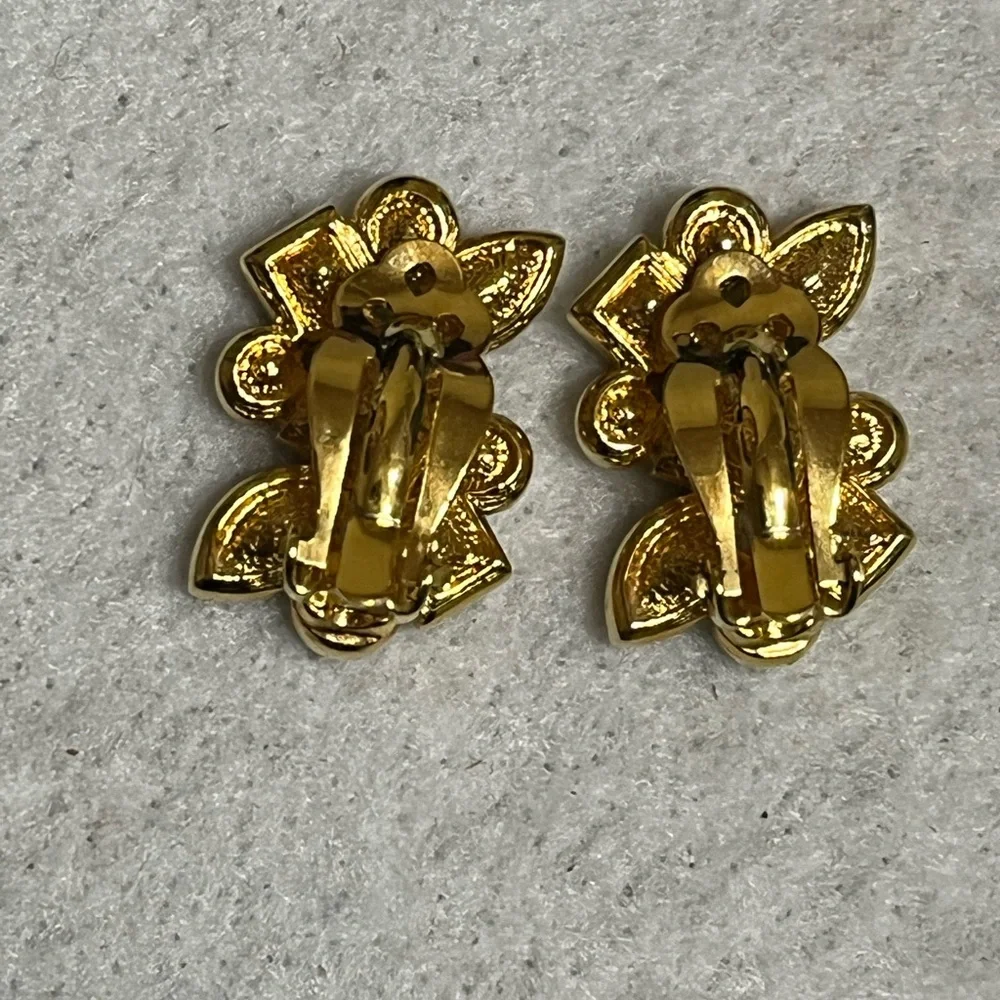 Swarovski SAL Vintage Clip On Earrings